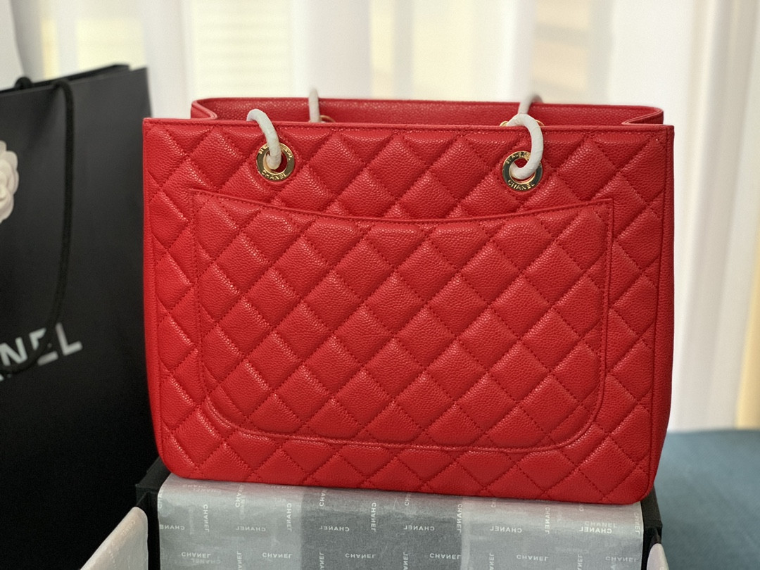 Ch**el GST CAVIAR LEATHER HARDWARE 24X33X13CM