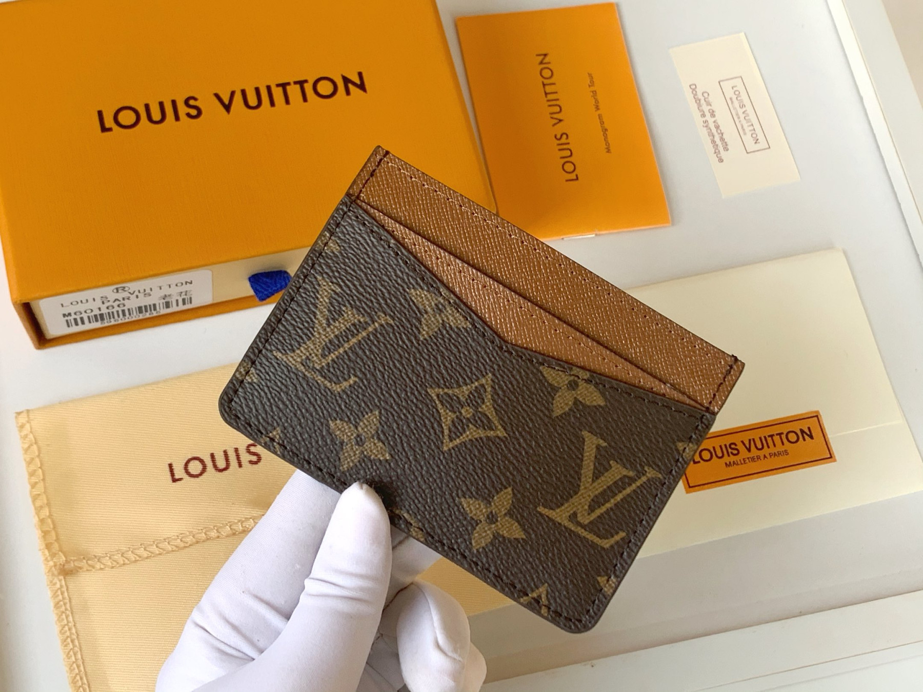 L0vis Vvtt0n LV Card Holder  8x11CM