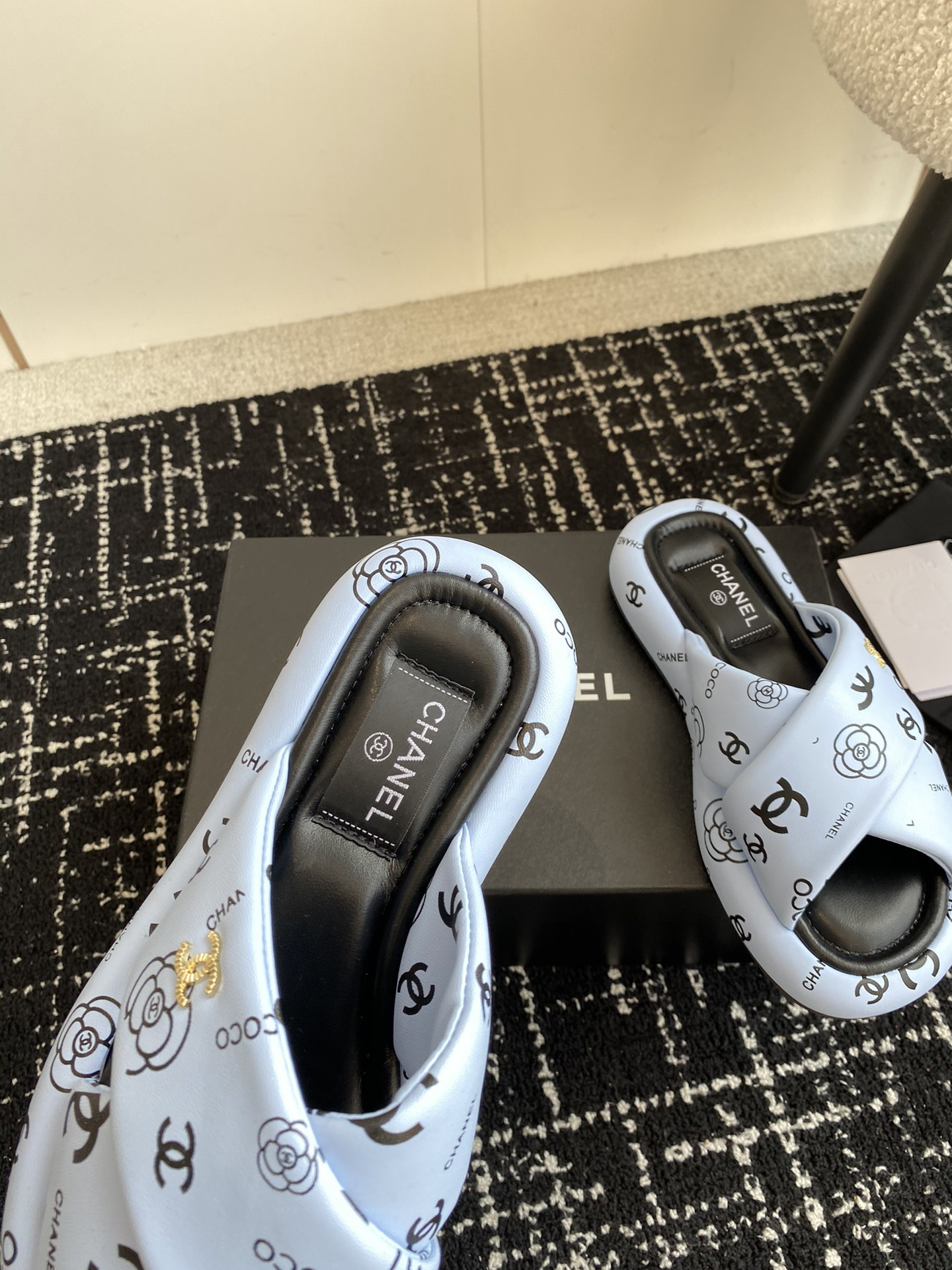 UA Ch**el SLIPPERS