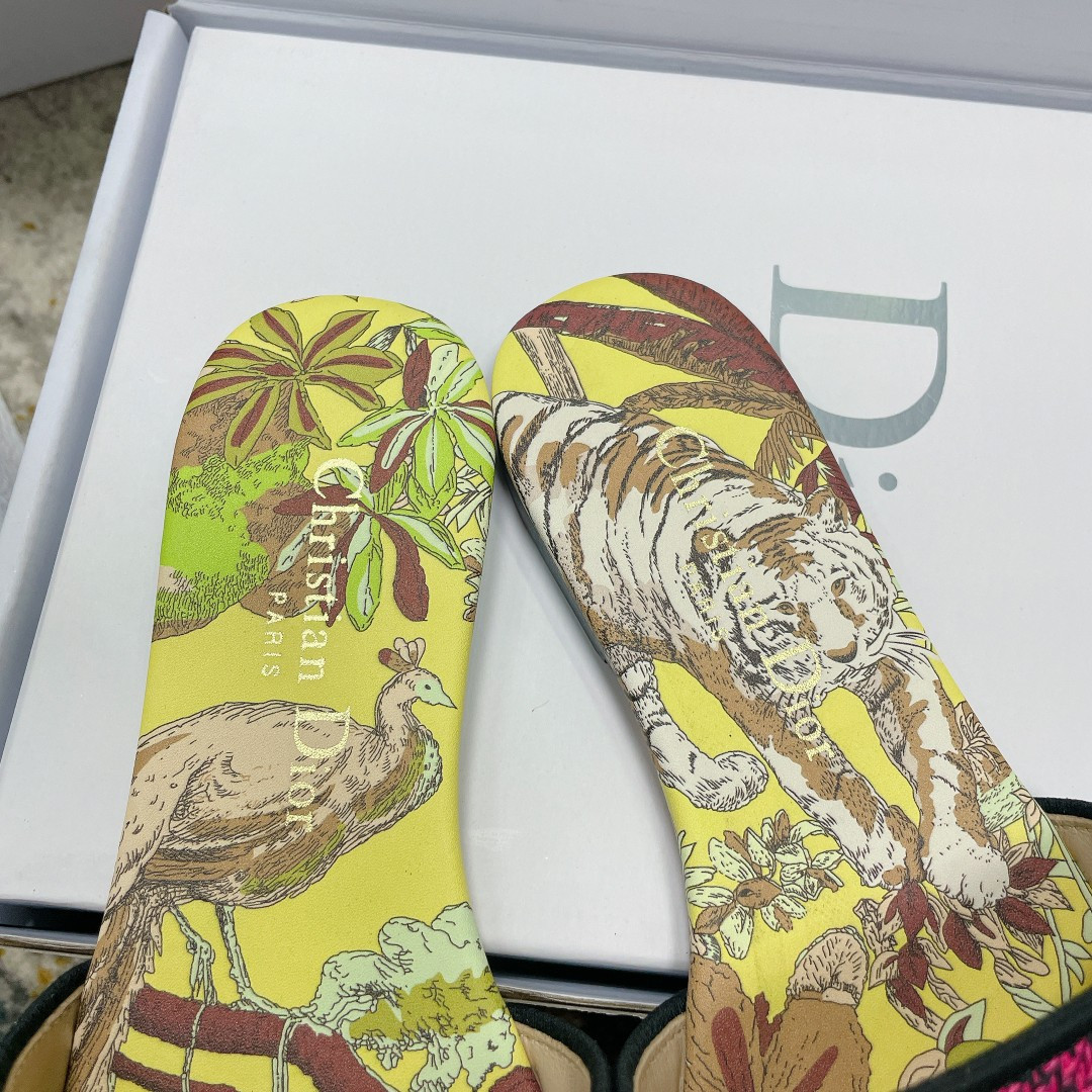 UA D10r Dway Slide