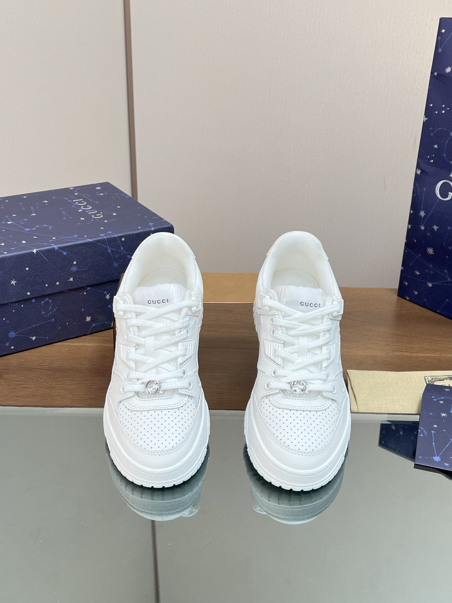 UA Gvc*1 Low-Top SNEAKER
