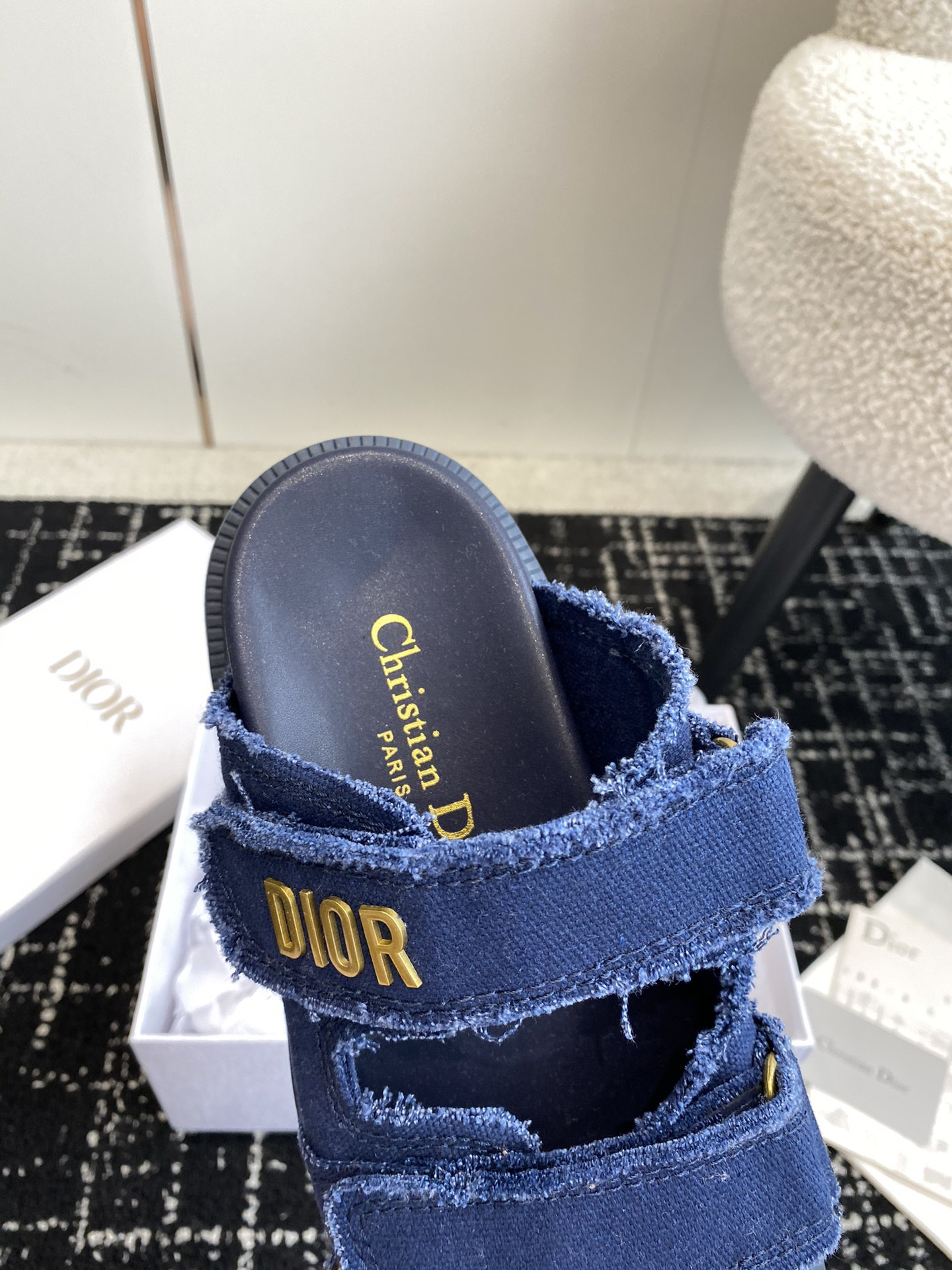 UA D10ract Slide