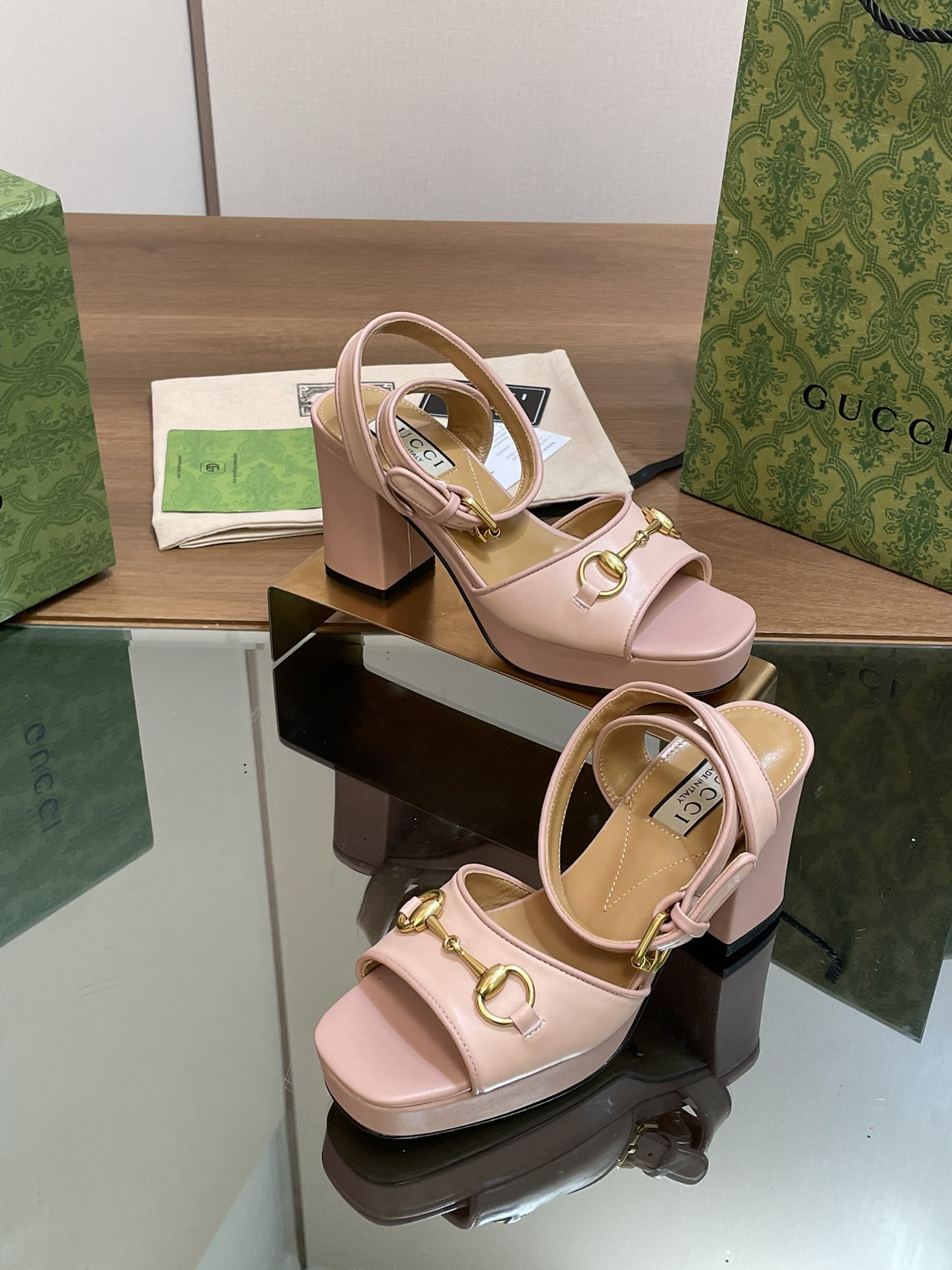UA Gvc*1 HORSEBIT PLATFORM SANDAL