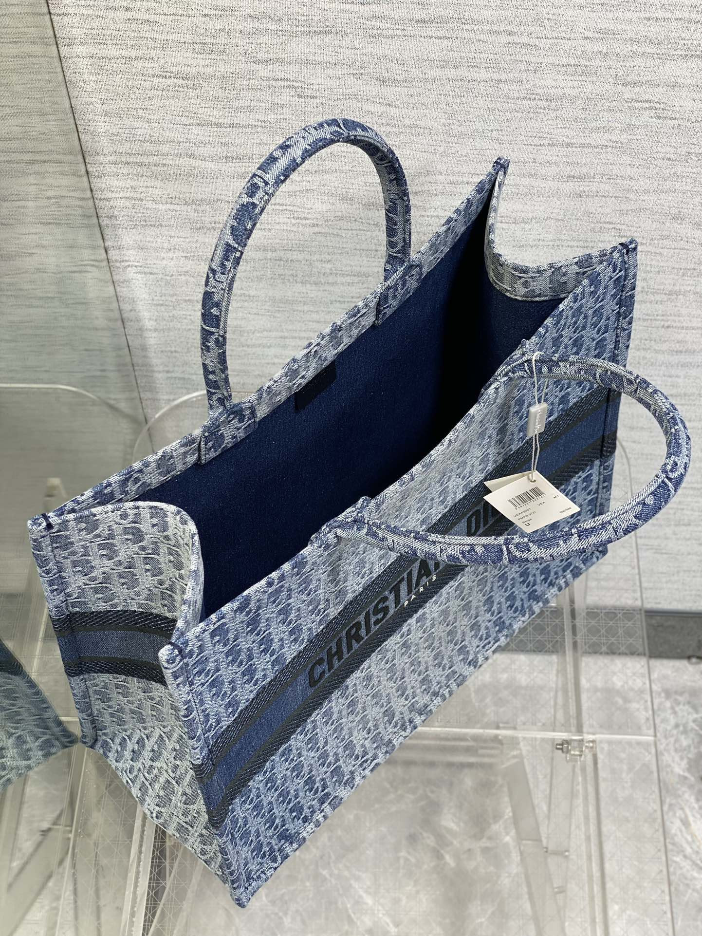 large d10r book tote blue De*1m d10r oblique jacquard  42 x 35 x 18.5 cm
