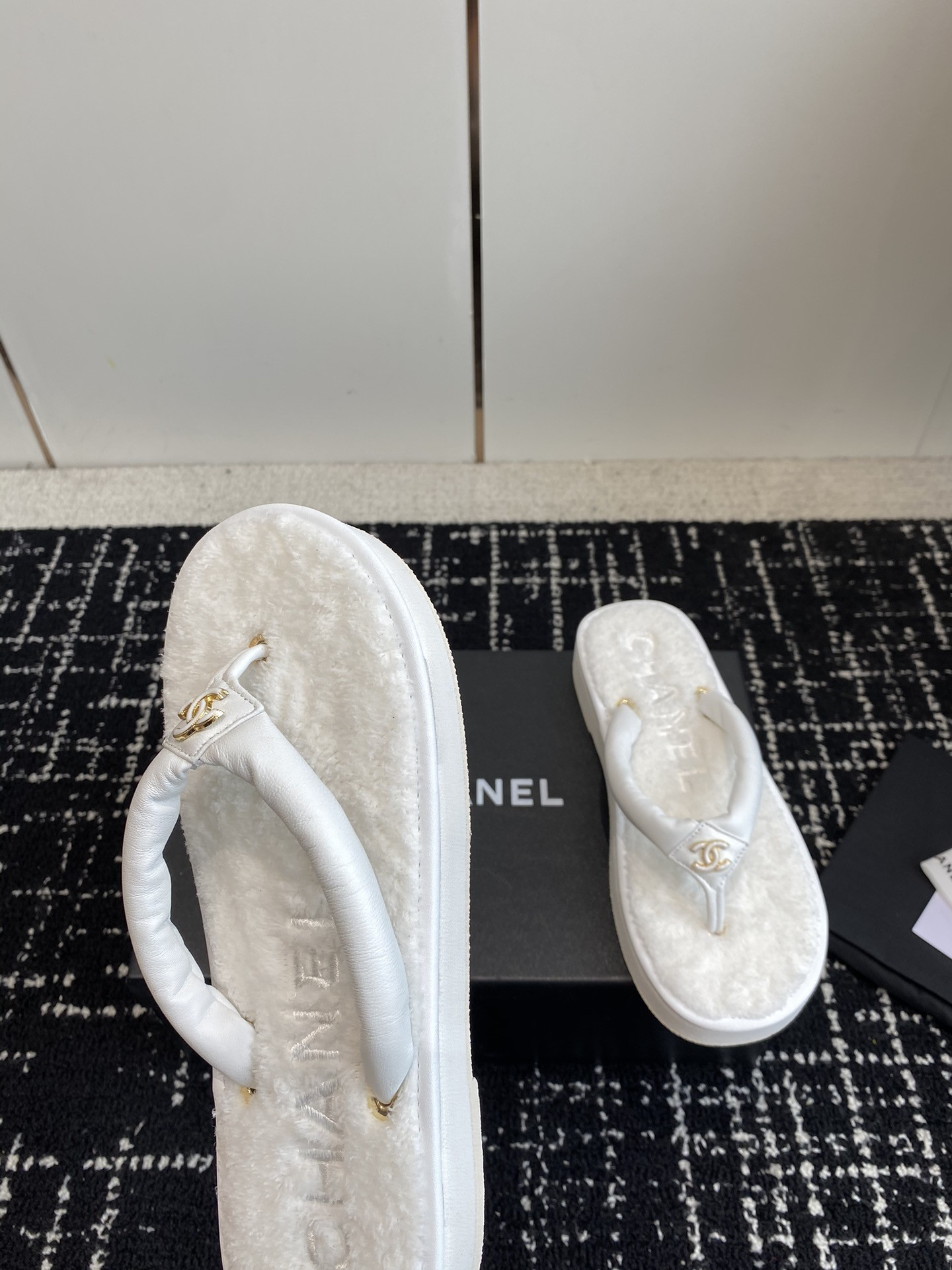 UA Ch**el THONGS
