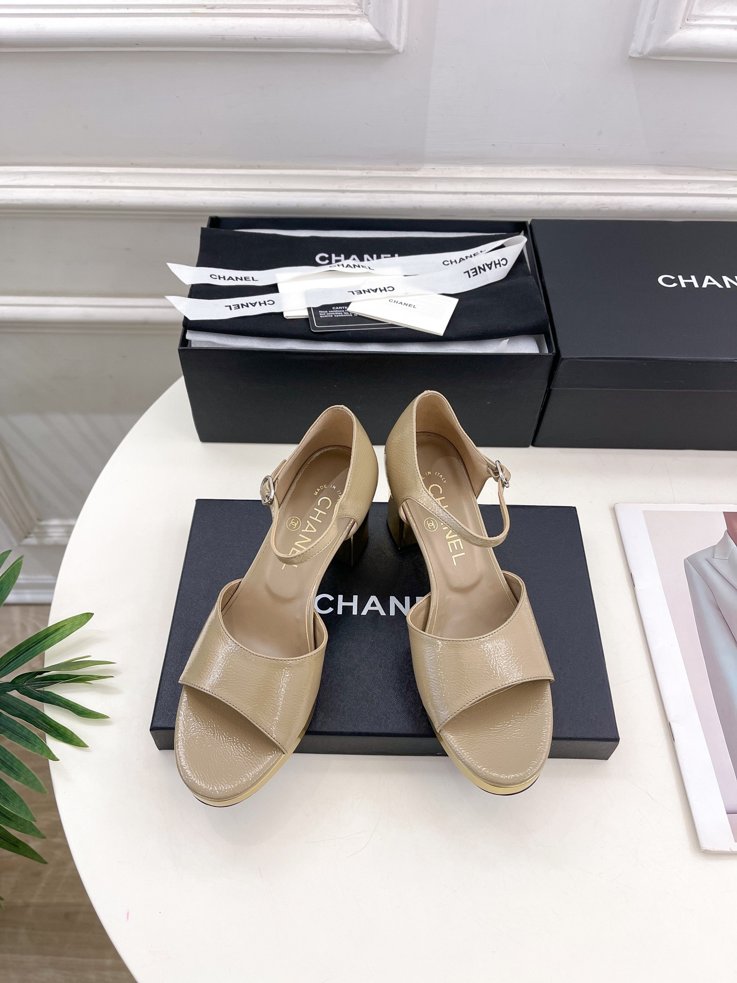 UA Ch**el HEELED SANDALS