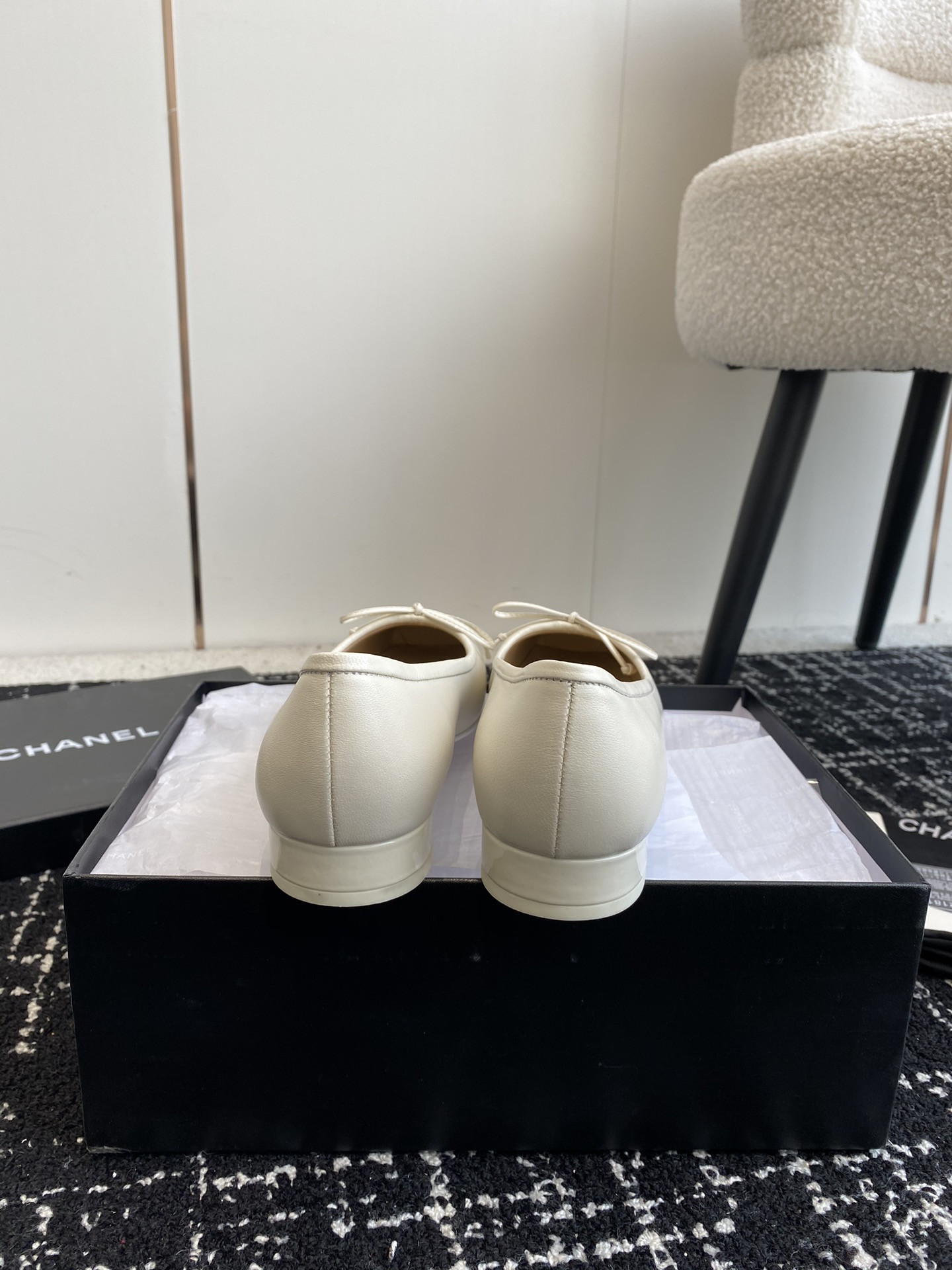 UA Ch**el VINTAGE BALLET FLATS