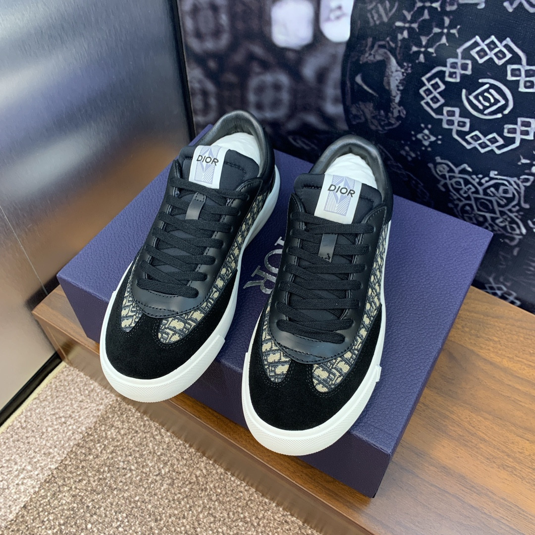 UA D10r B101 Sneaker
