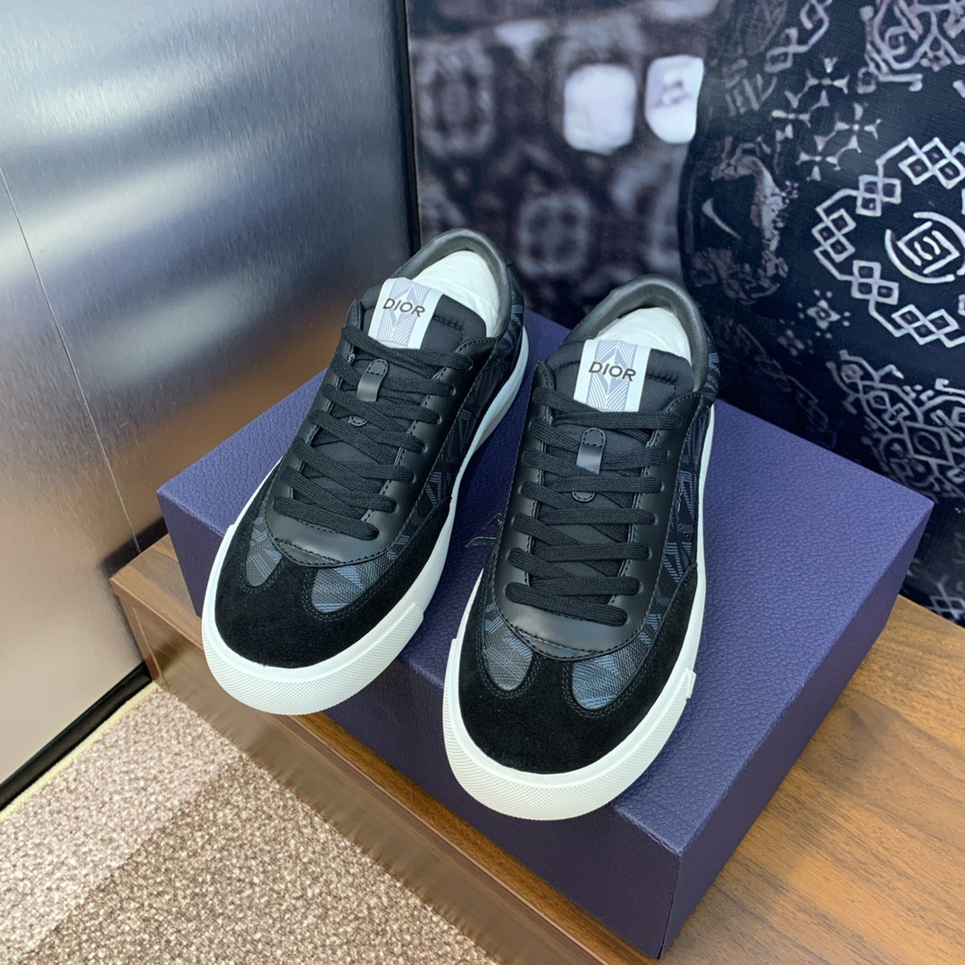 UA D10r B101 Sneaker