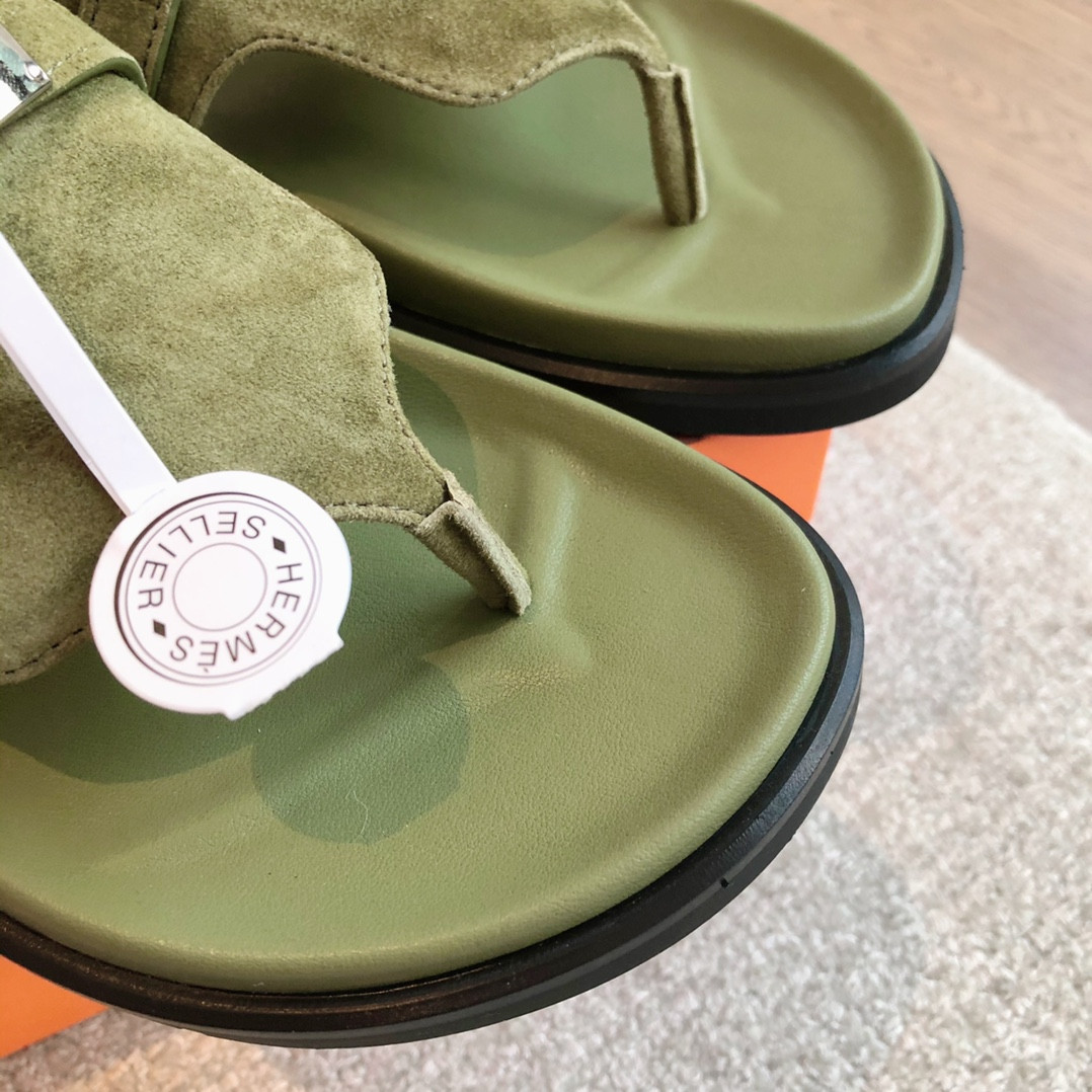 UA H**me5 Empire sandal