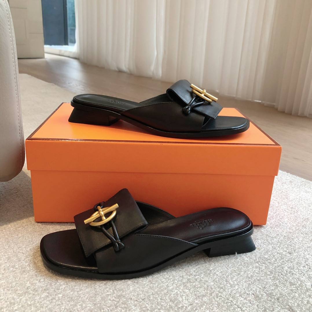 UA H**me5 Isle sandal