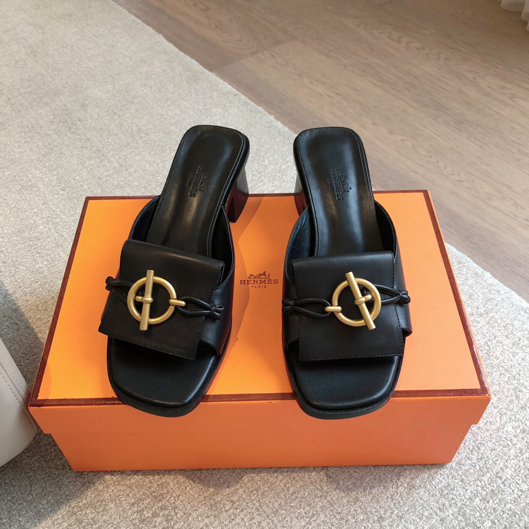 UA H**me5 Isle sandal