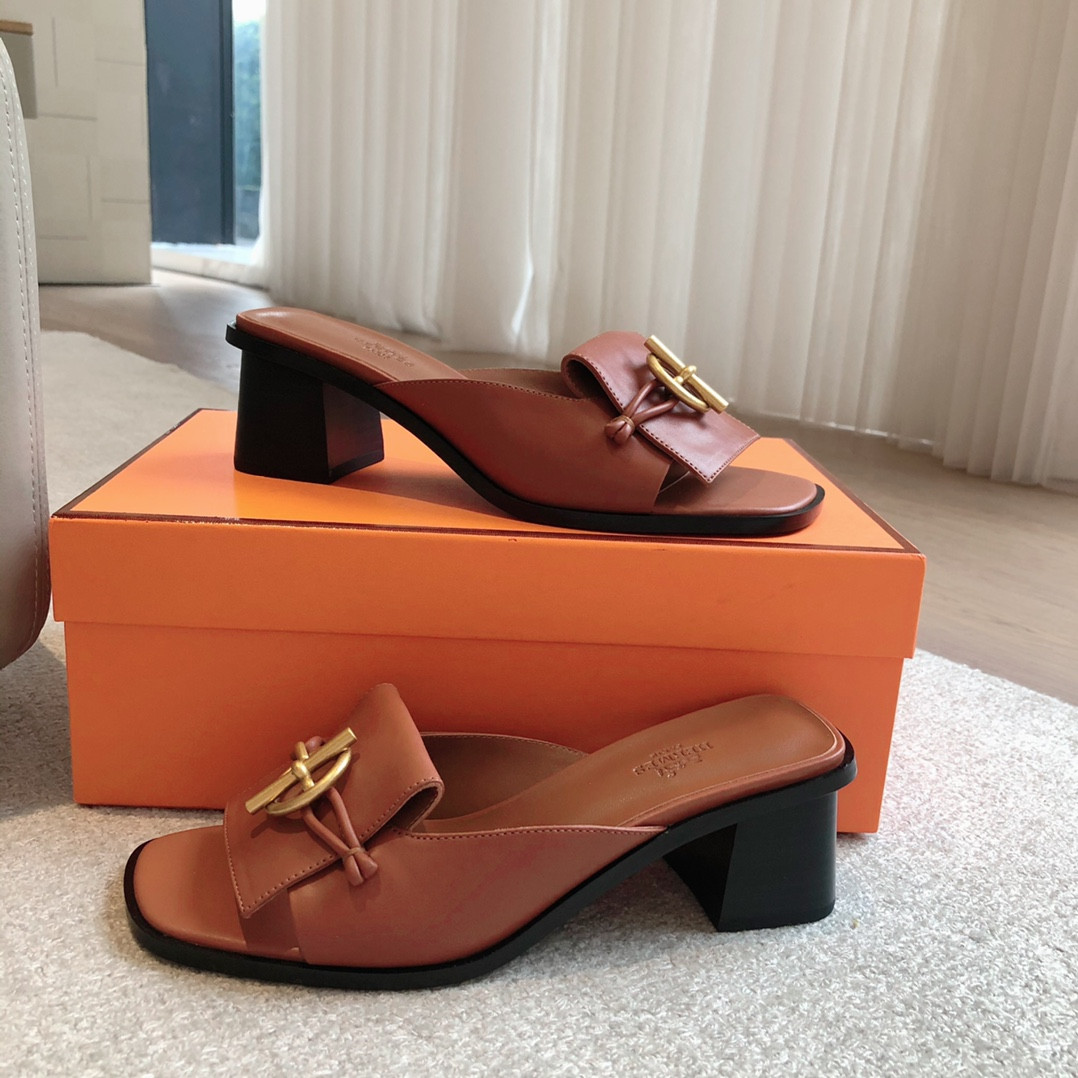 UA H**me5 Isle sandal