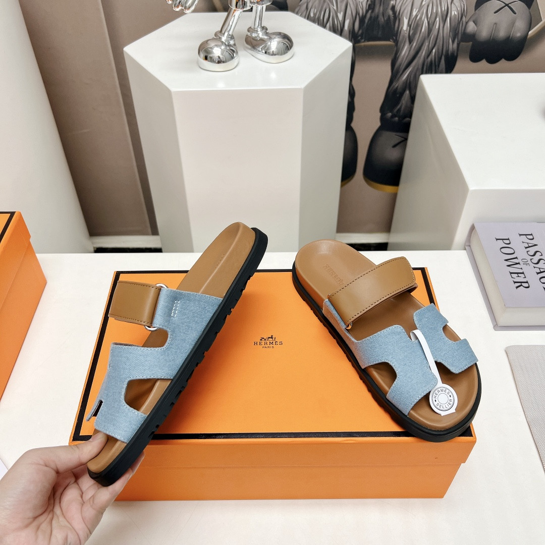 UA H**me5 Chypre sandal