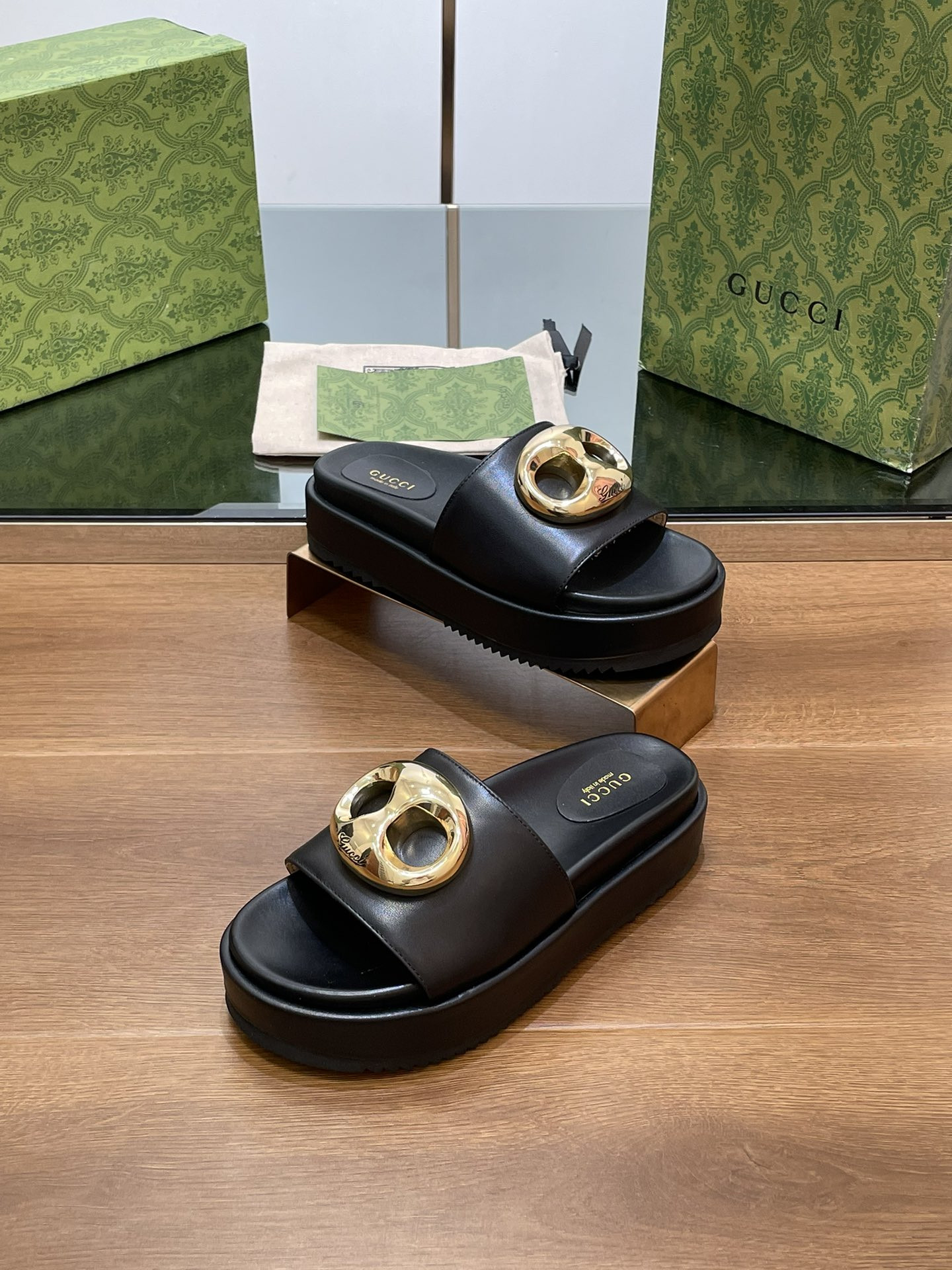 UA Gvc*1 MARINA CHAIN SLIDE