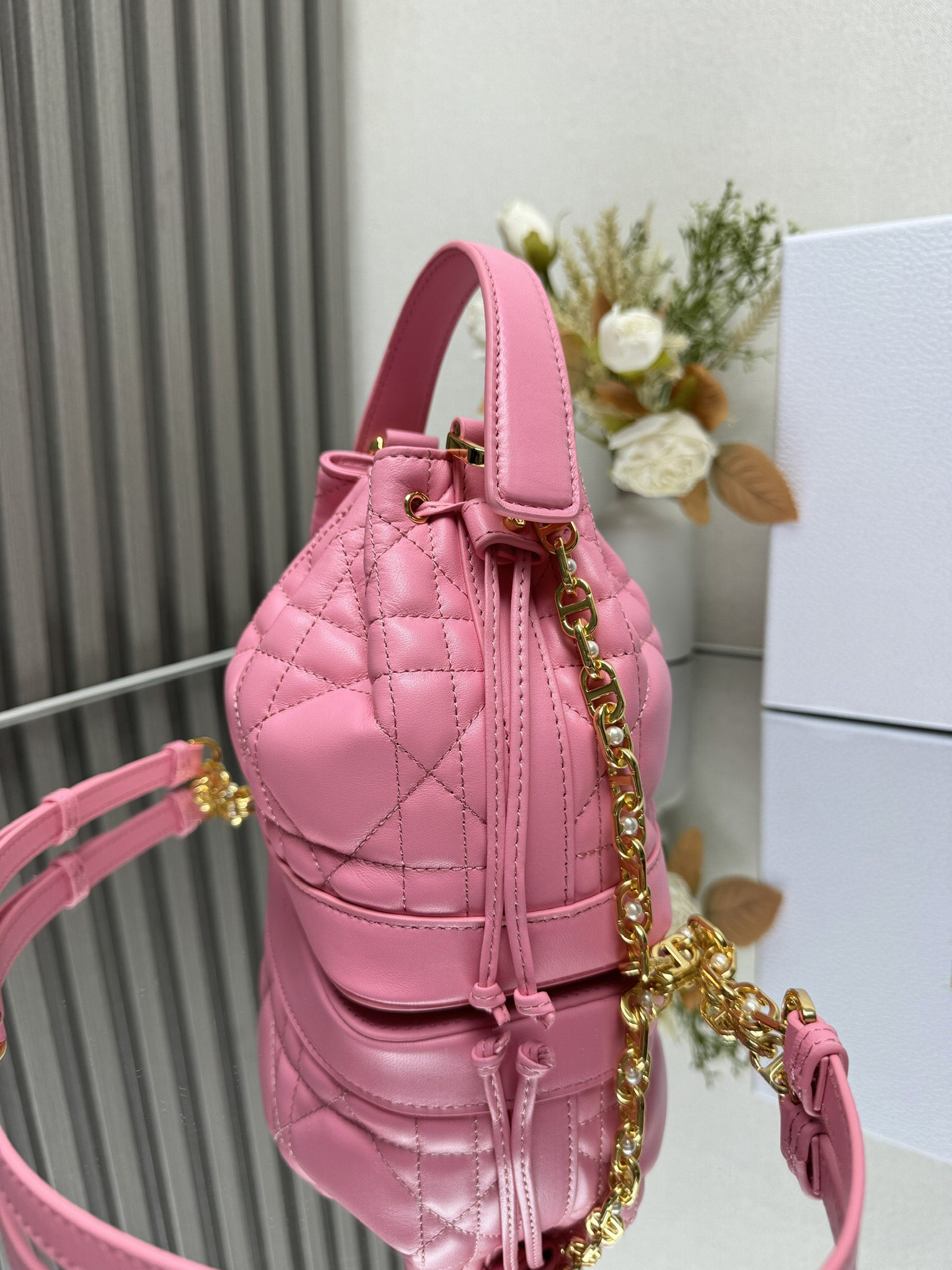 Small D10r Jolie Bucket Bag 17 x 16 x 10.5 cm
