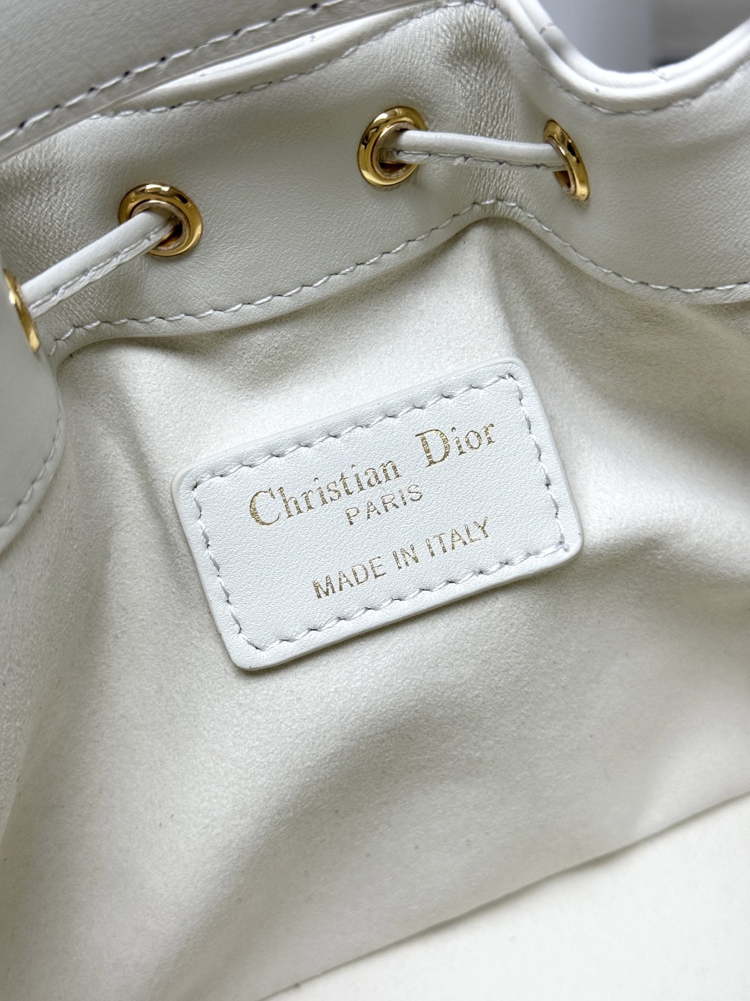 Small D10r Jolie Bucket Bag 17 x 16 x 10.5 cm