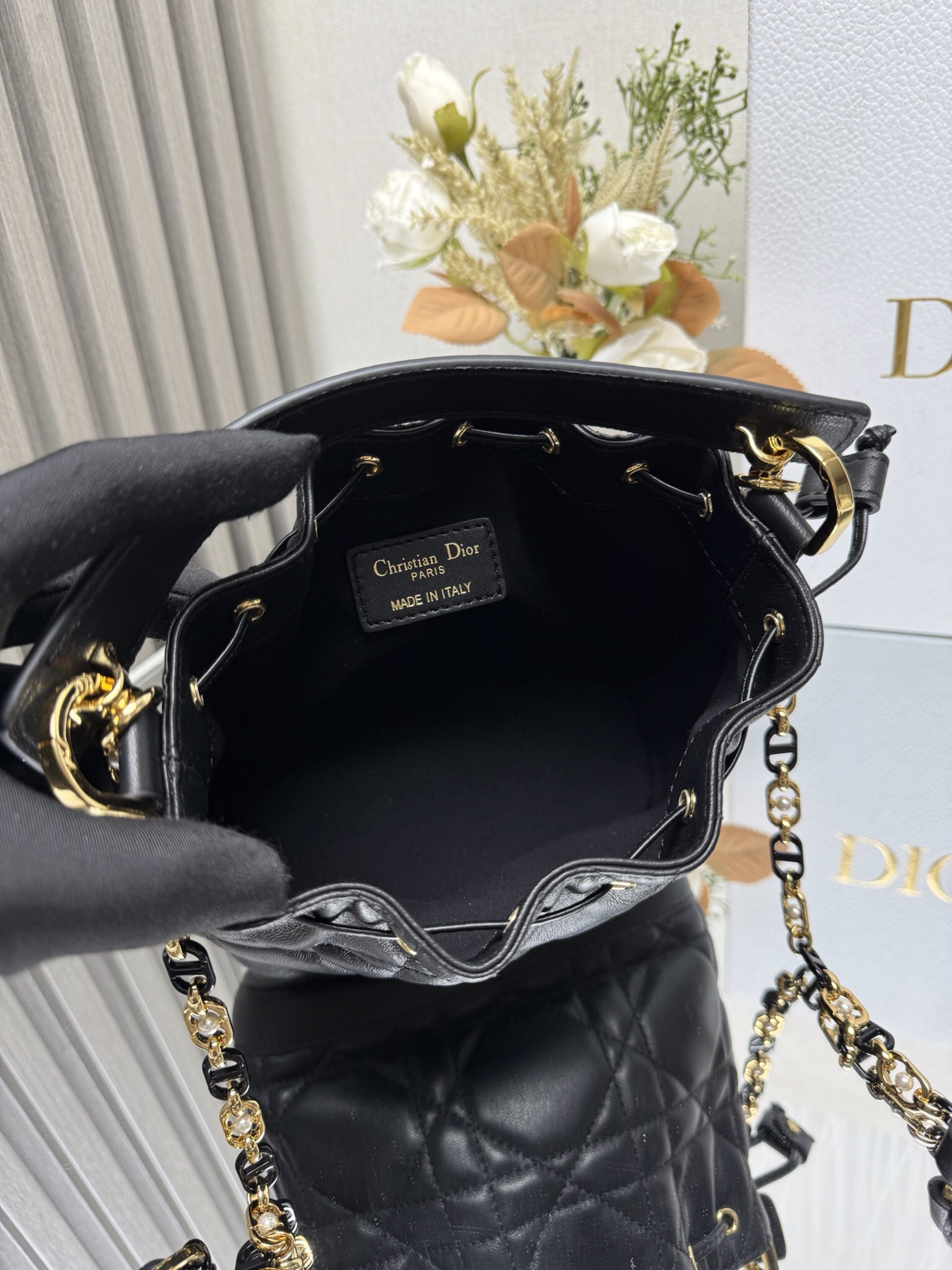 Small D10r Jolie Bucket Bag 17 x 16 x 10.5 cm