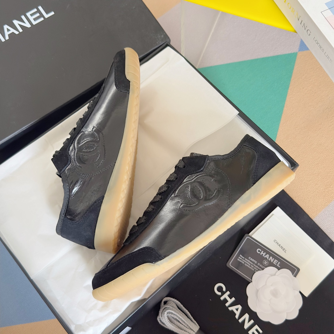 UA Ch**el SNEAKER