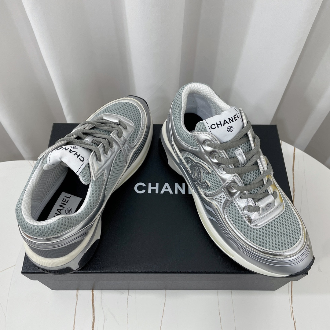 UA Ch**el SNEAKER