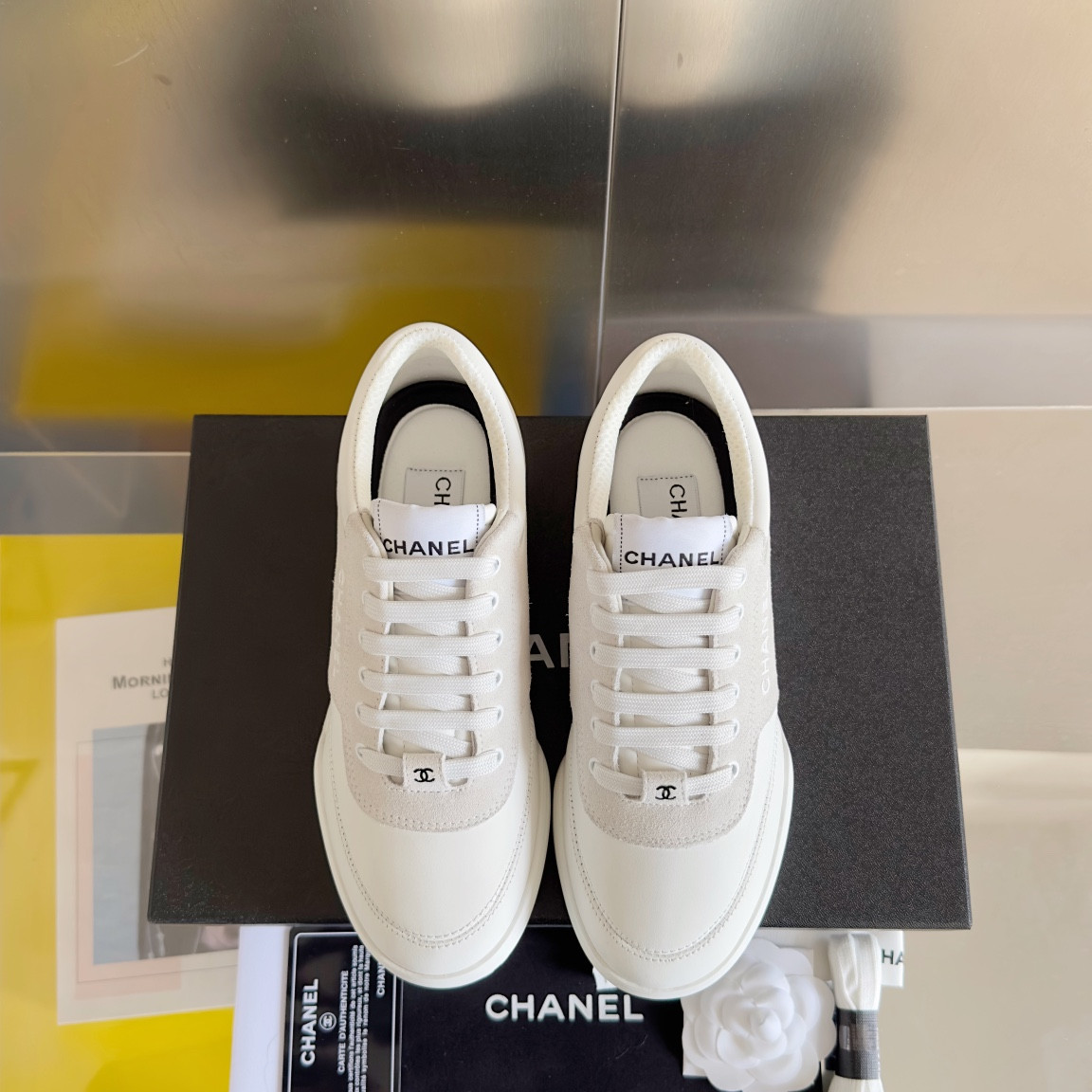 ua Ch**el sneaker