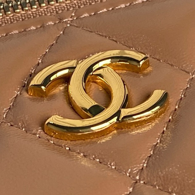 Ch**el Clutch With Chain 9.5x 17x 8CM