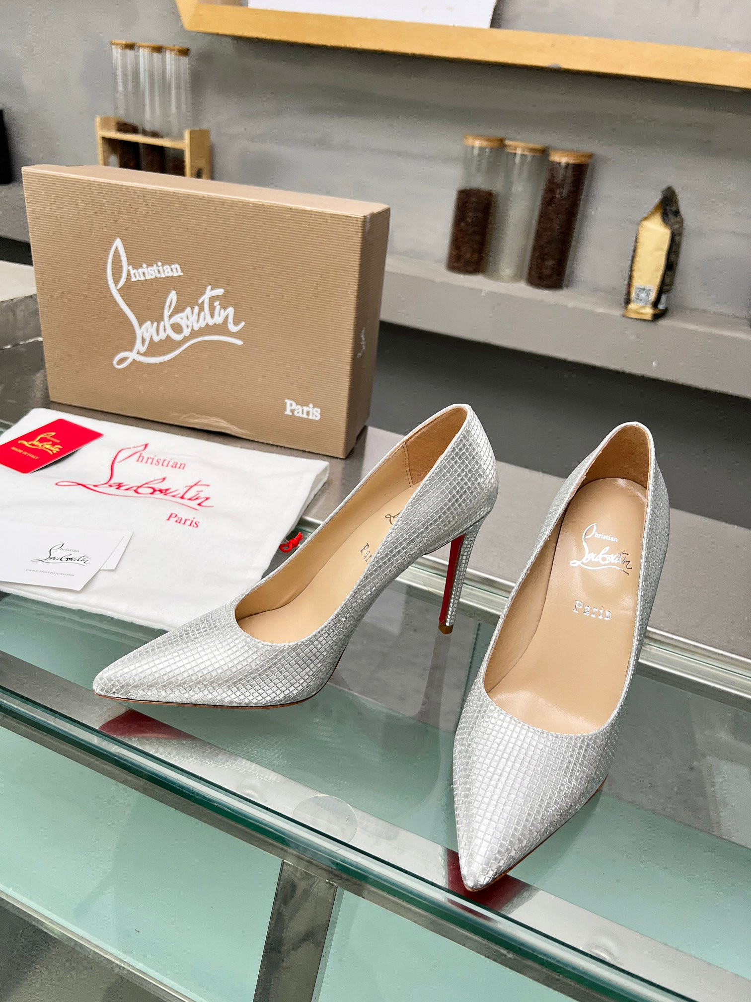 ua chr1st1an louboutin cl red-botT0m shoes