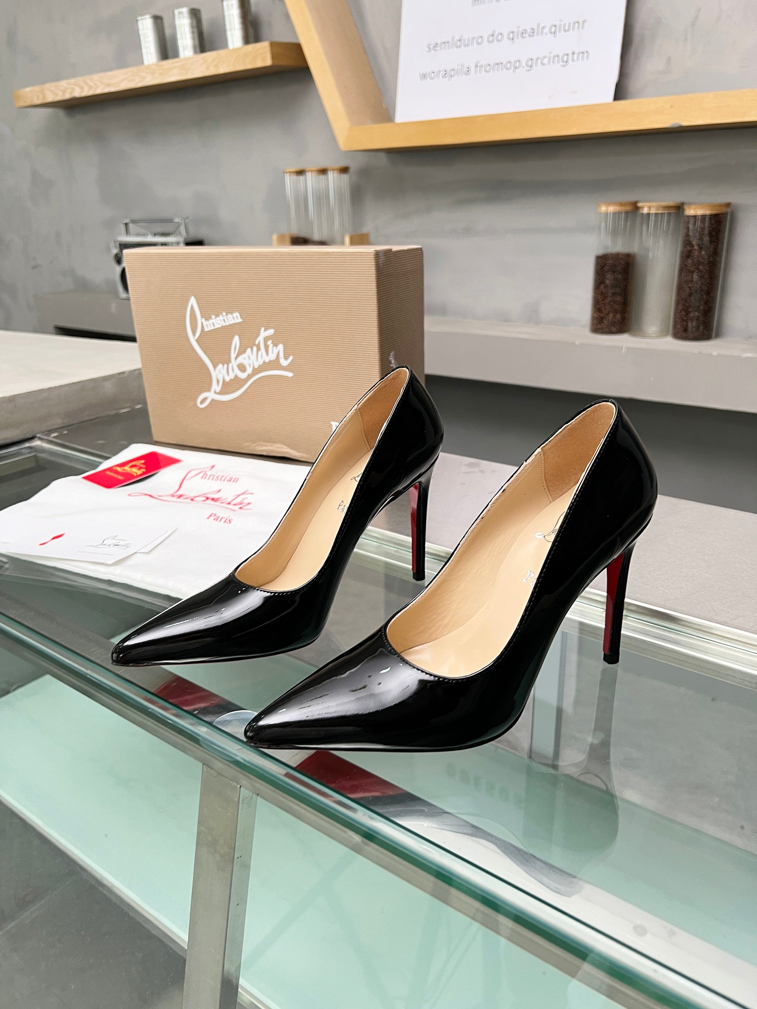 ua chr1st1an louboutin cl red-botT0m shoes