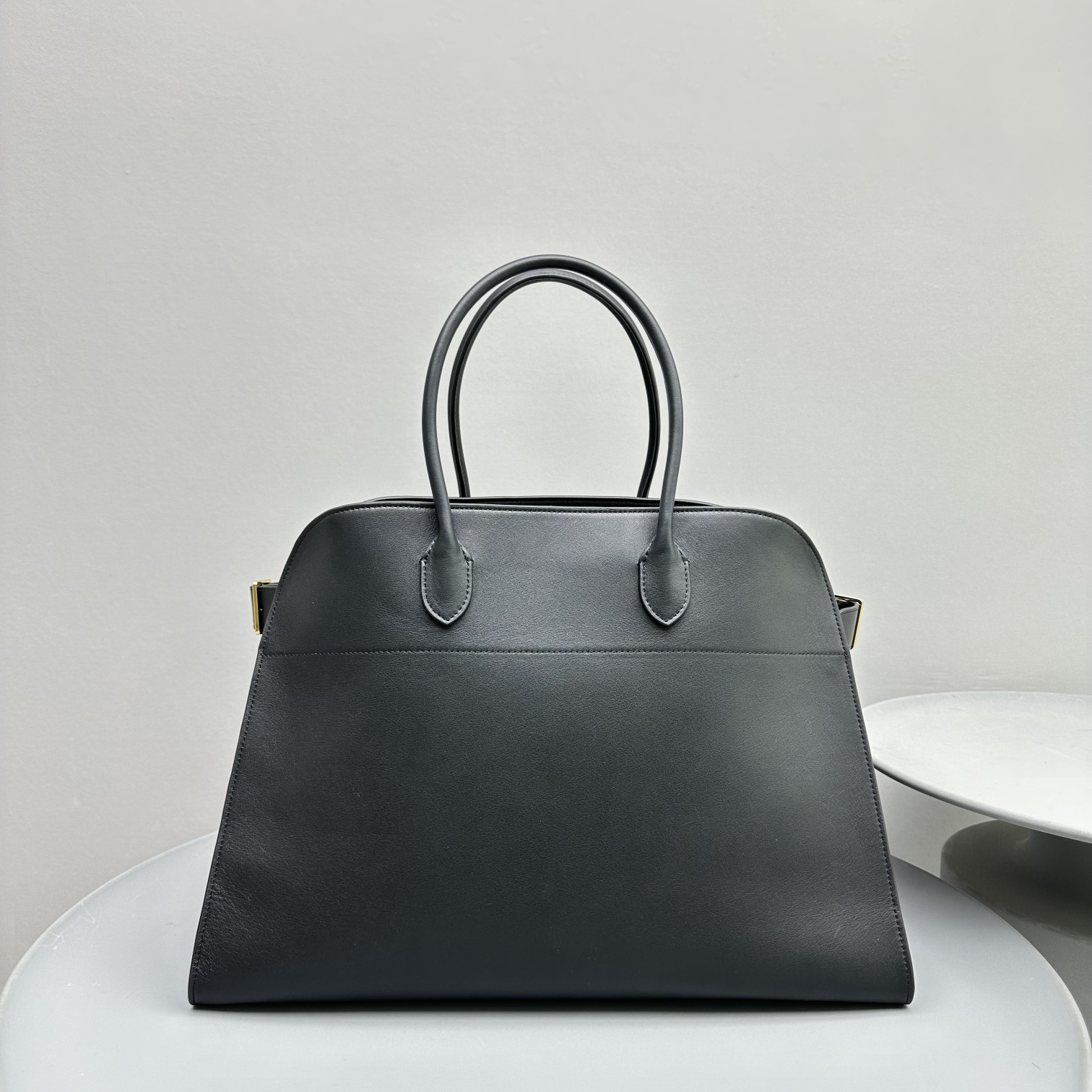 The R0w MARGAUX 17 43x24x30cm