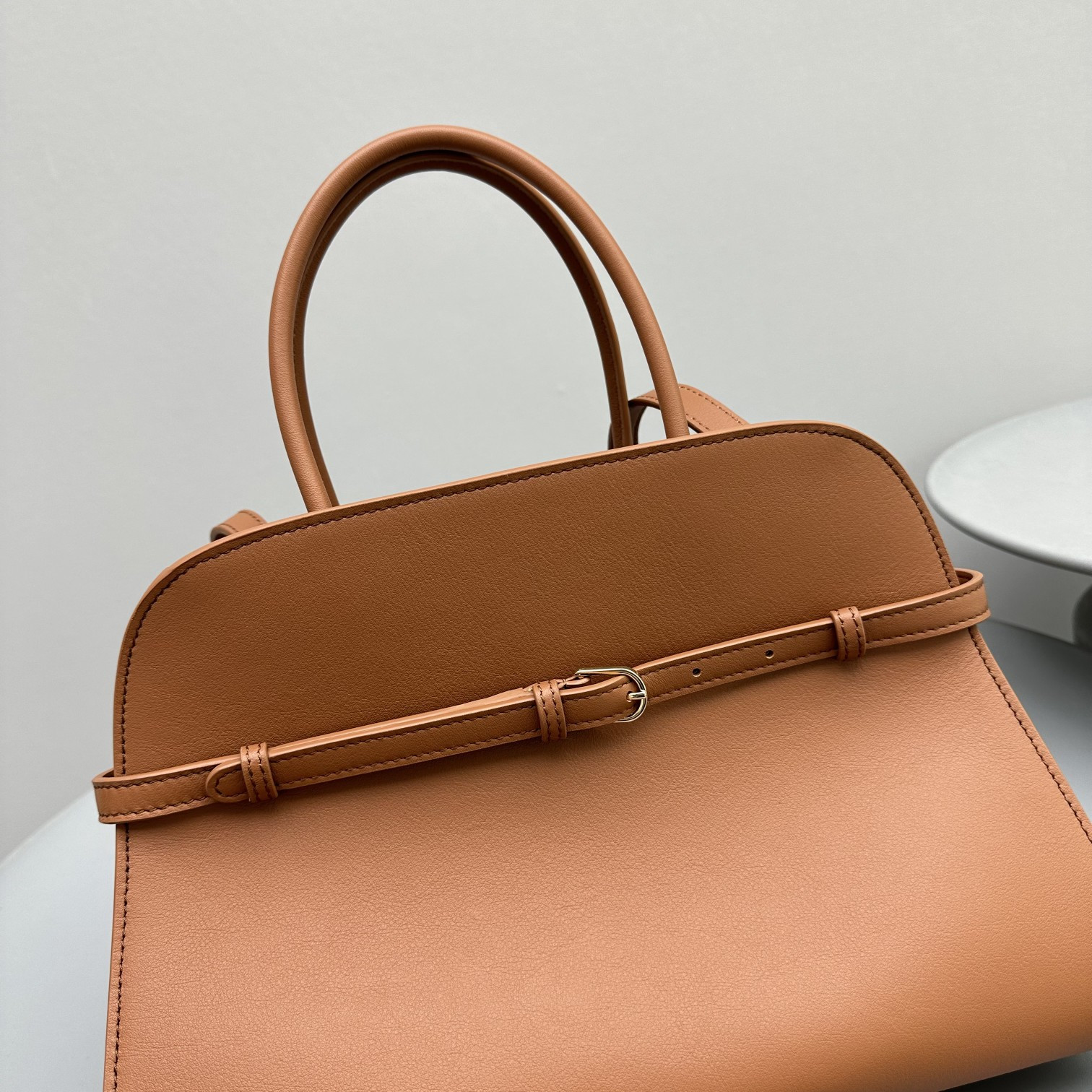 The R0w Margaux belt 12 32x15x25cm