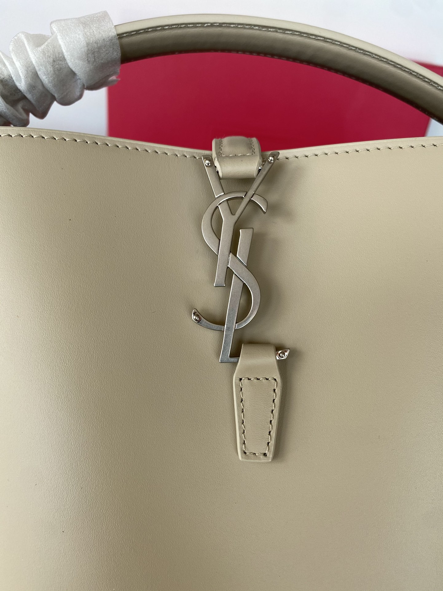 Y51 LE 37 Small (Shiny Leather) 17 x 20 x 13 CM