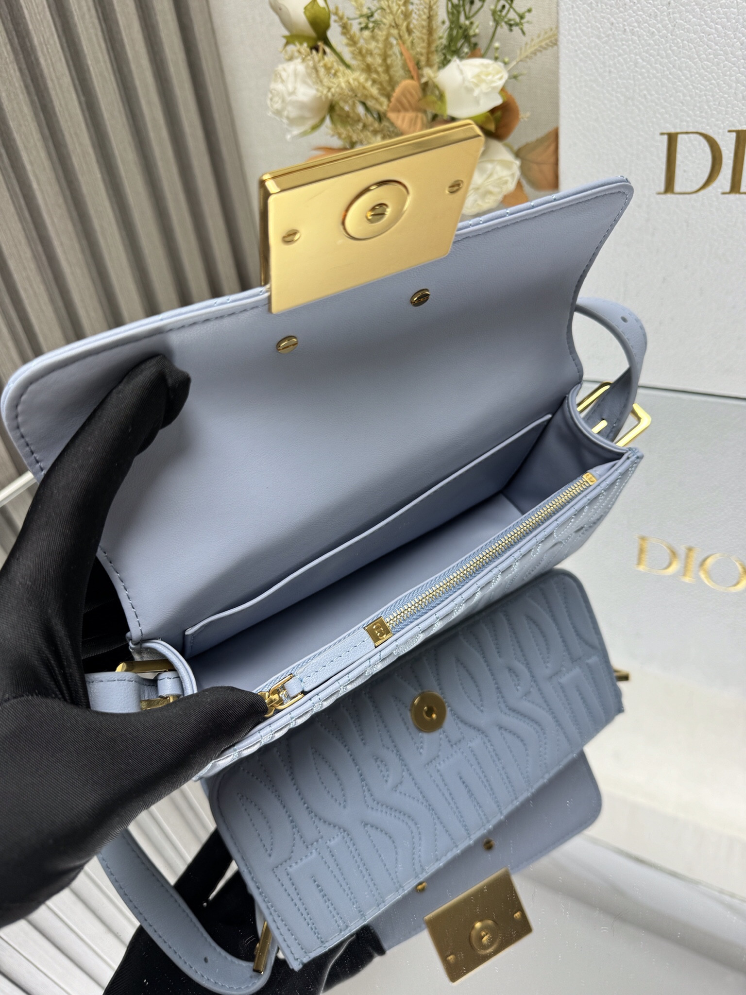 D10r Miss D10r flap bag 22 x 11 x 6 cm