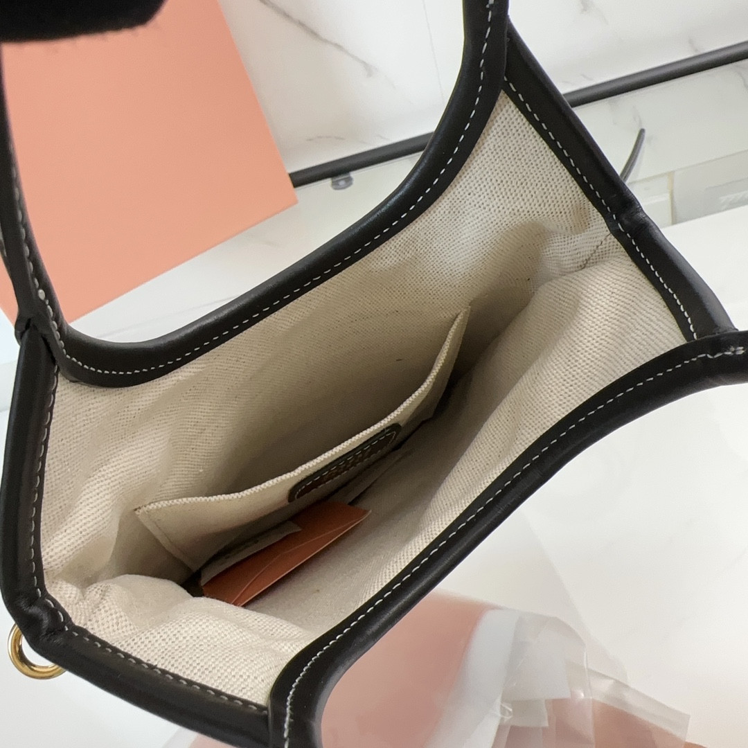 M1v M1v ivy leather handbag 20x 24 cm