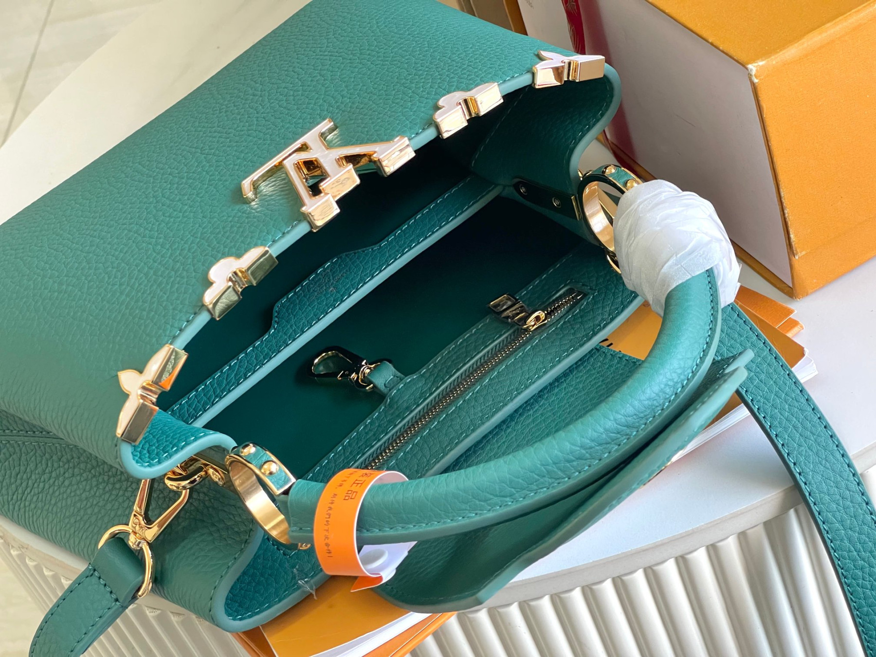 LV Capucines Flower Crown M23766 Taurillon 27x18x9cm