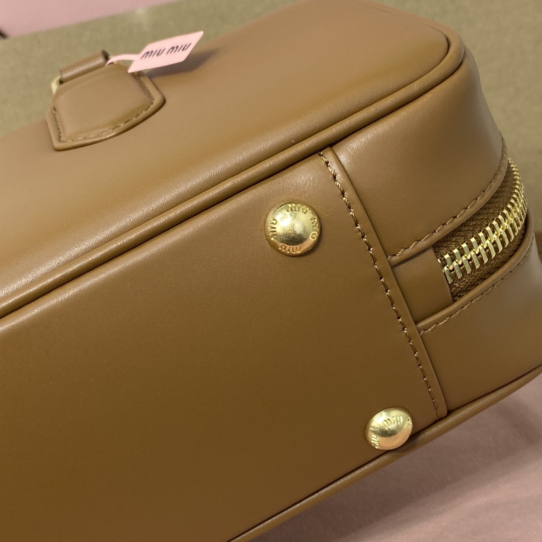 M1v M1v arcadie leather bag 12x27x9cm