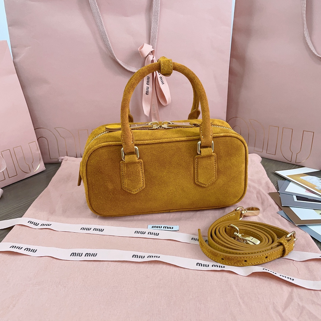 M1v M1v arcadie padded suede top-handle bag 22x10.5x7.5cm