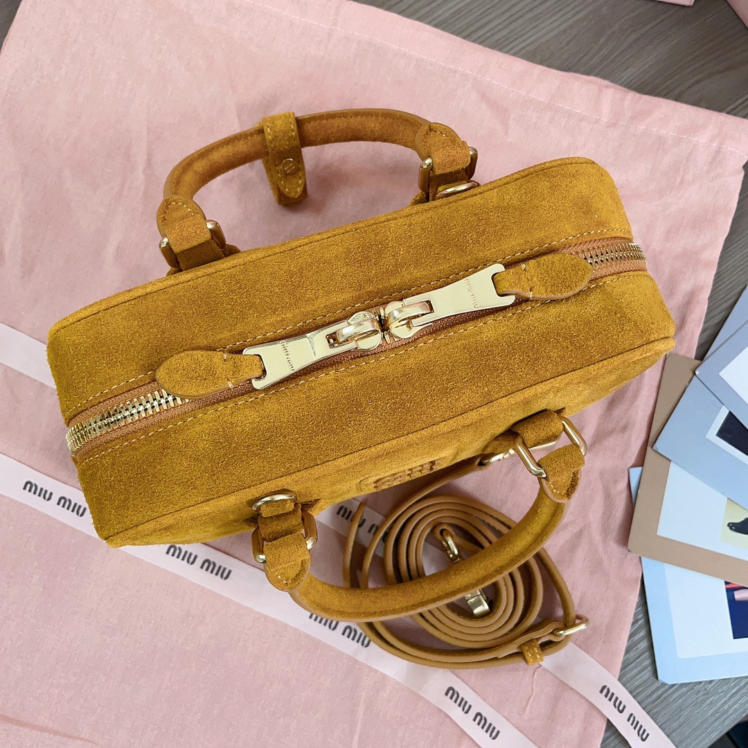 M1v M1v arcadie padded suede top-handle bag 22x10.5x7.5cm