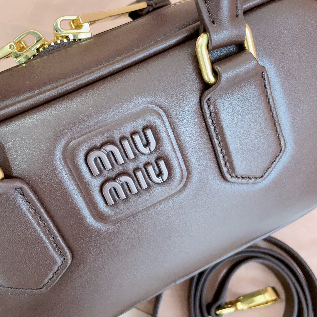 M1v M1v arcadie leather bag 10.5x22x7.5cm