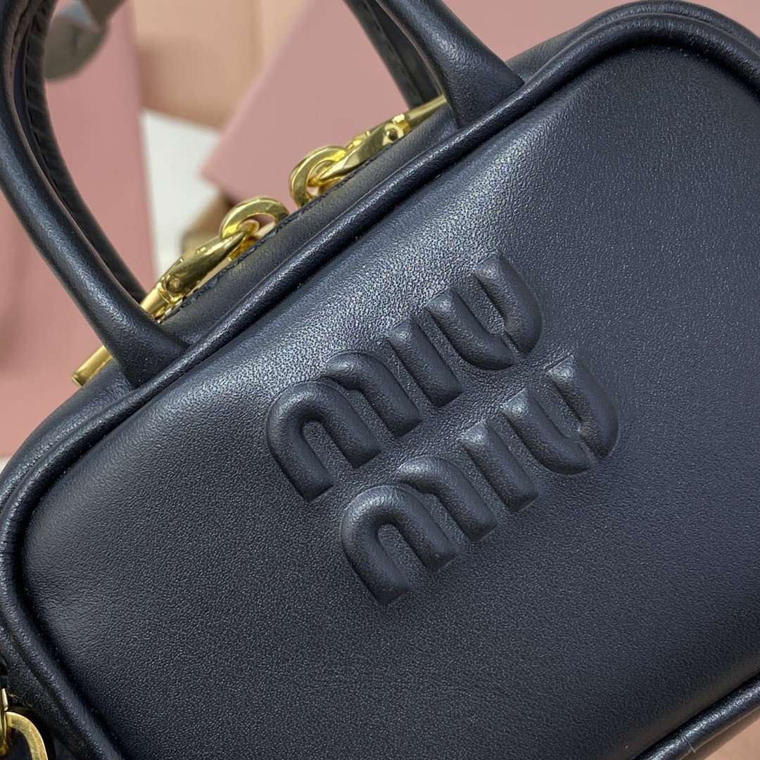 M1v M1v leather micro bag 7x11x4cm