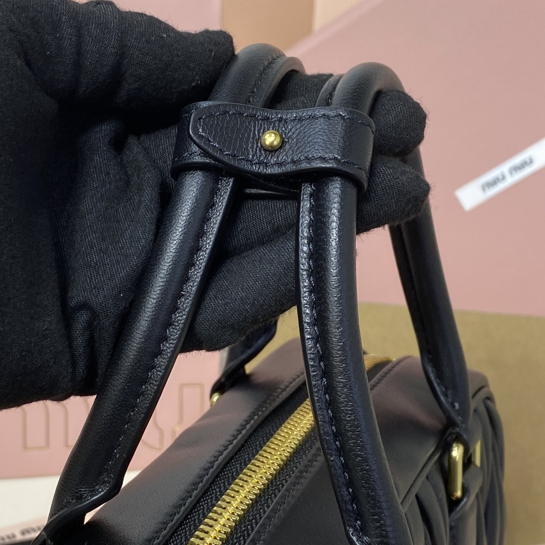 M1v M1v arcadie matelassé nappa leather bag 24x16x7.5cm