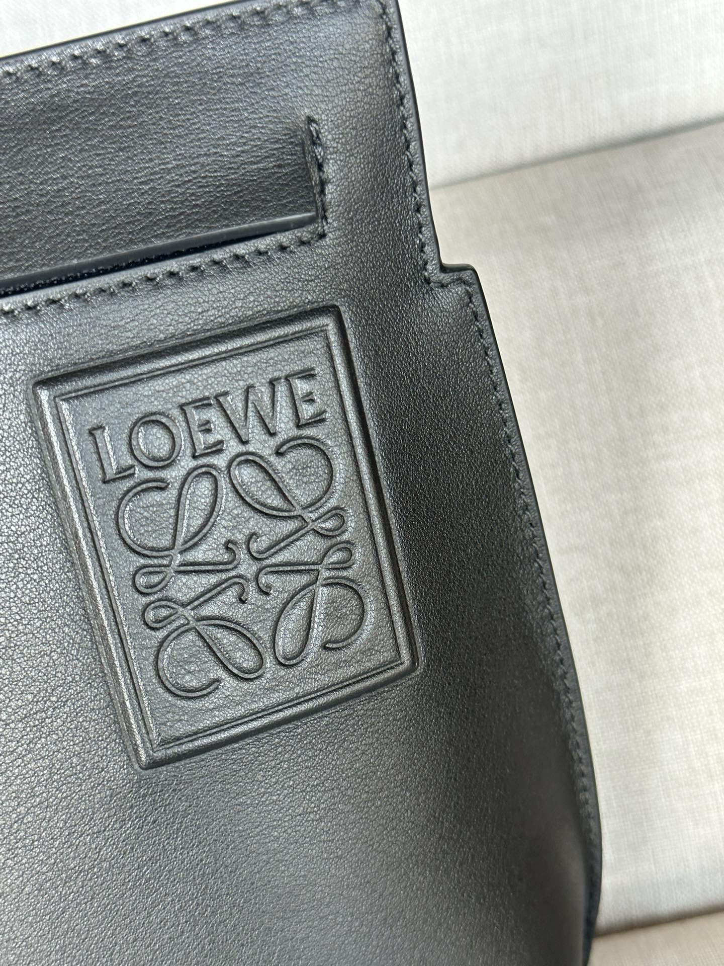 L0ew* T Pouch in satin calfskin 29.5x6.5x20.5cm