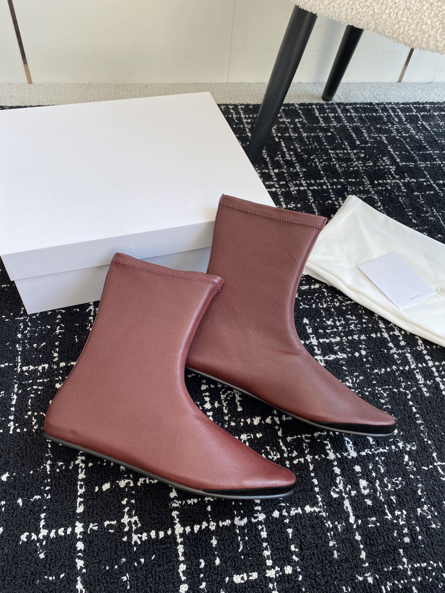 UA The R0w Boot