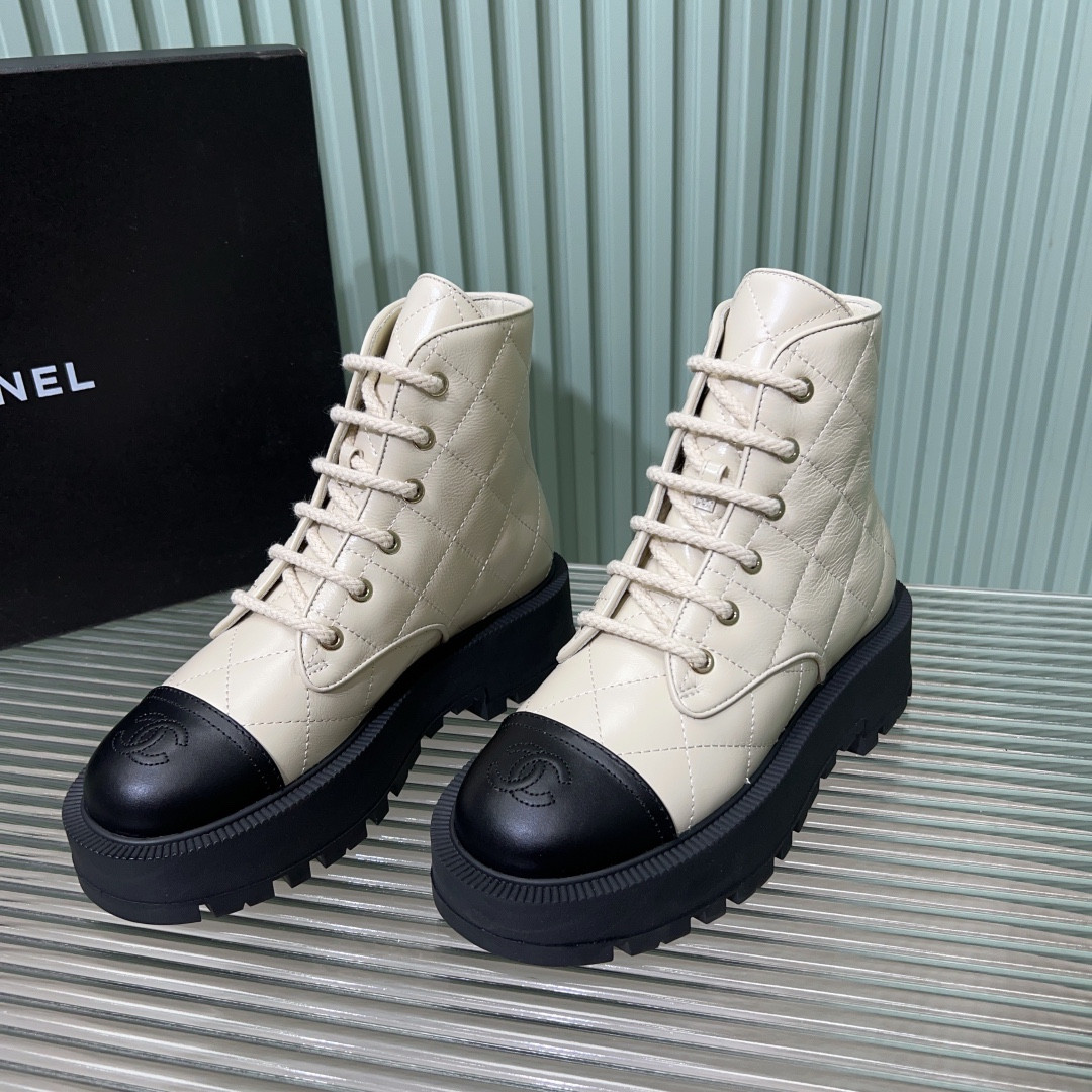 UA Ch**el Boot