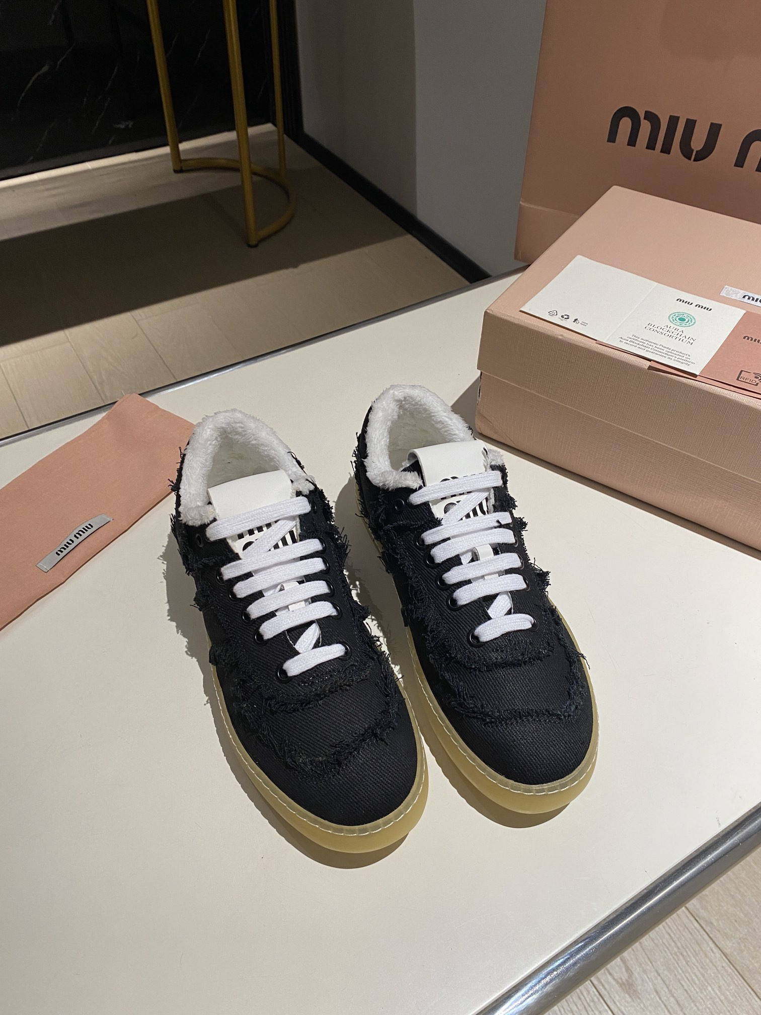 ua M1v M1v sneakers