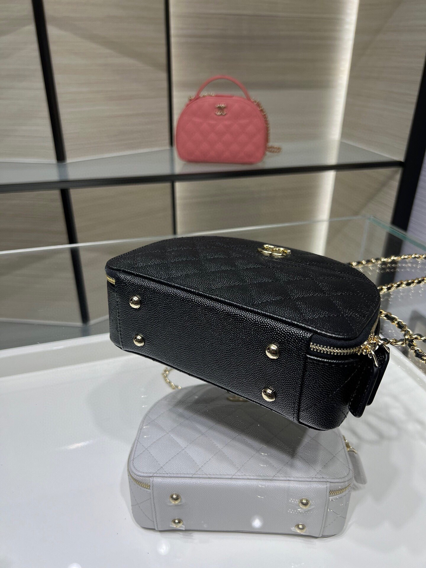 Ch**el 25C Chain shell bag 18X16X6cm