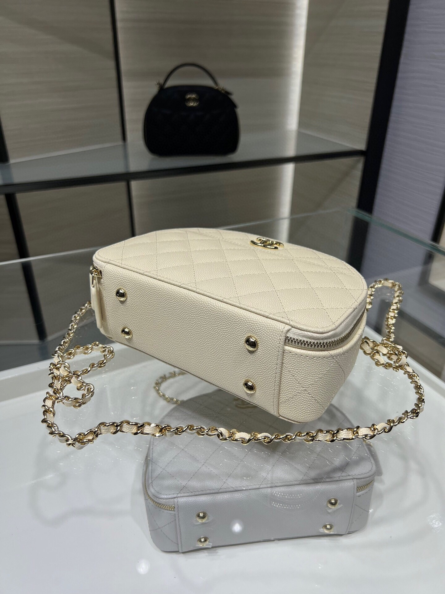 Ch**el 25C Chain shell bag 18X16X6cm