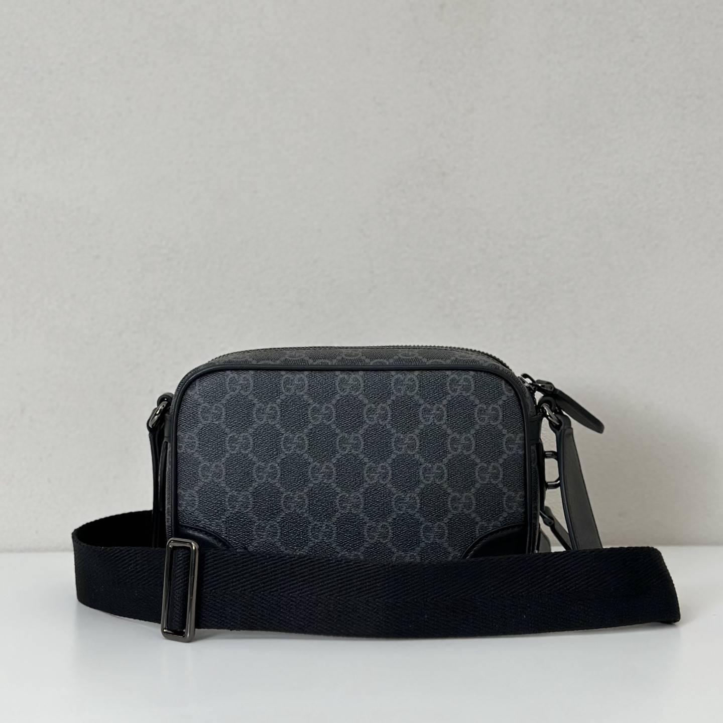 Gvc*1 GG Emblem mini crossbody bag 19x12.5x7cm