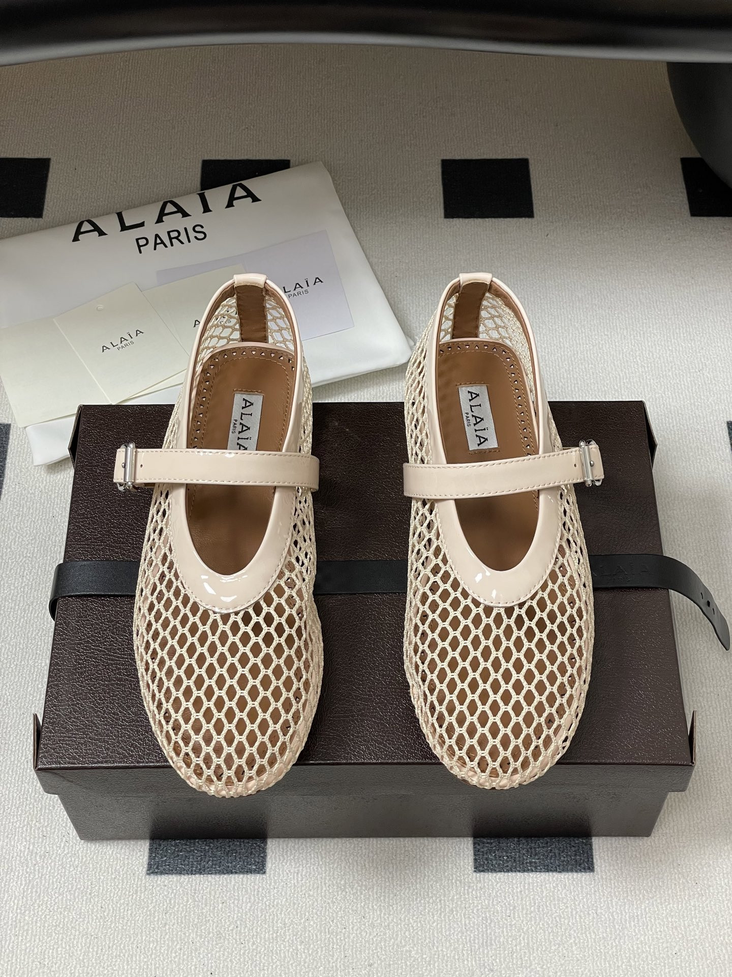 UA A1a1a BALLET FLATS IN FISHNET