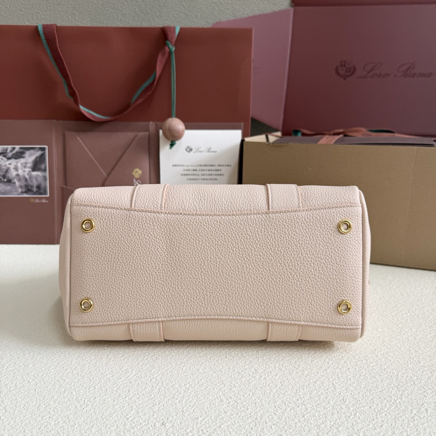 L0r0 P1ana Loom Bag L25 Grained Calfskin 25x18x12.5cm