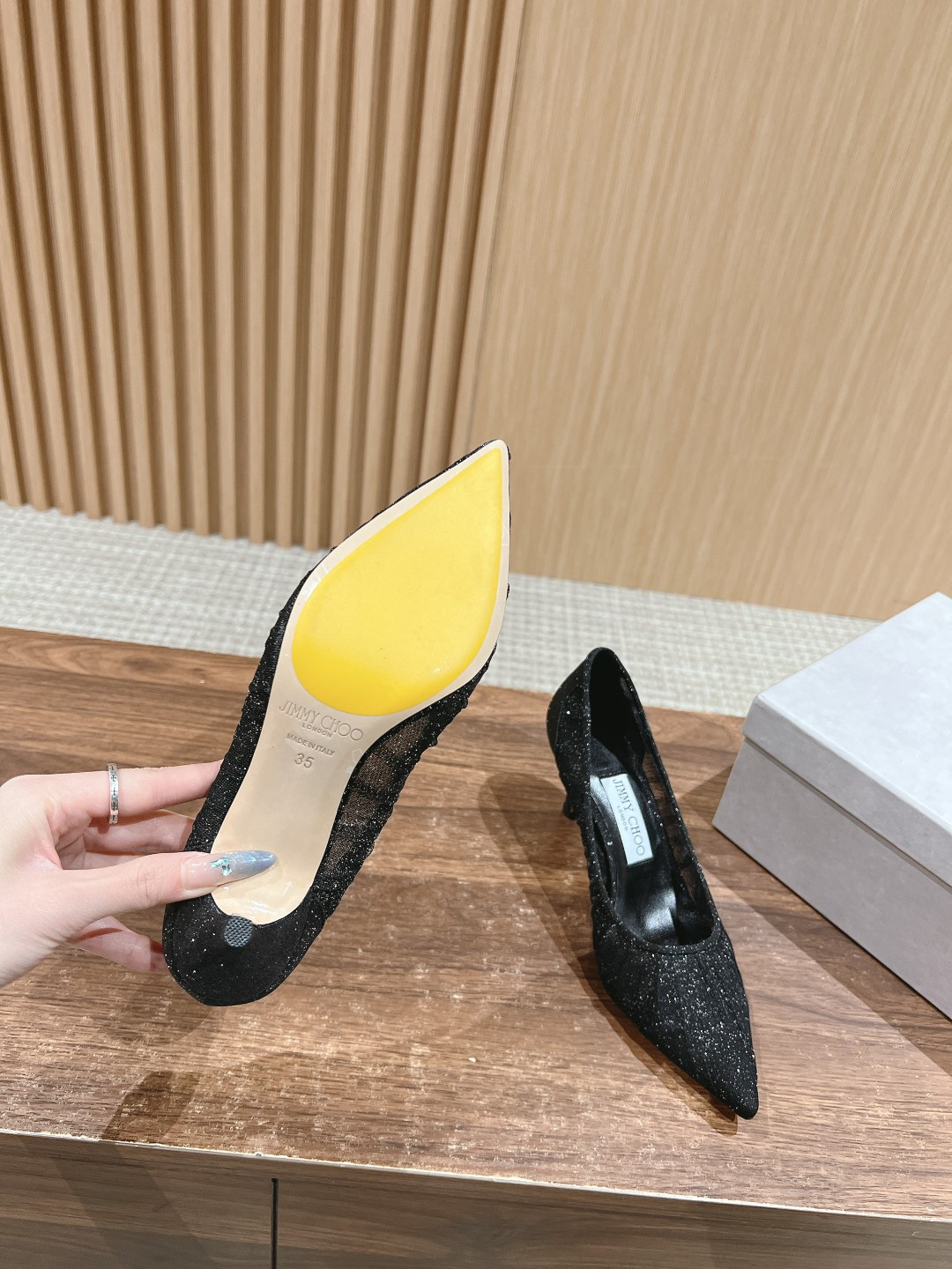 UA J1m*y Ch00 Pumps